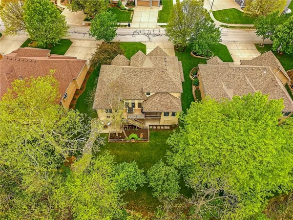 $750,000 | 8829 North Glenwood Avenue, Kansas City, MO 64157