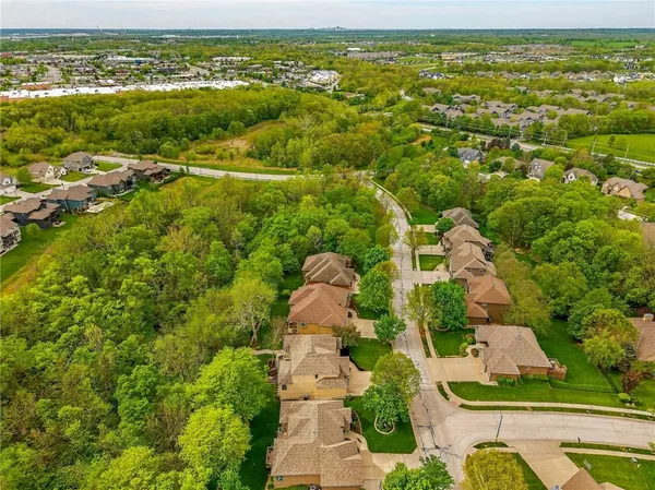 $750,000 | 8829 North Glenwood Avenue, Kansas City, MO 64157