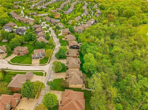 $750,000 | 8829 North Glenwood Avenue, Kansas City, MO 64157