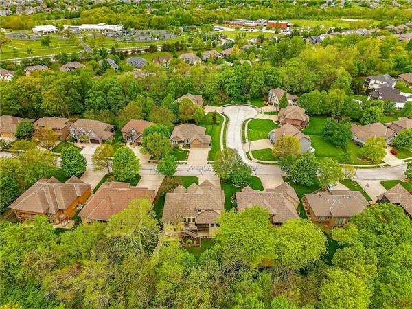 $750,000 | 8829 North Glenwood Avenue, Kansas City, MO 64157