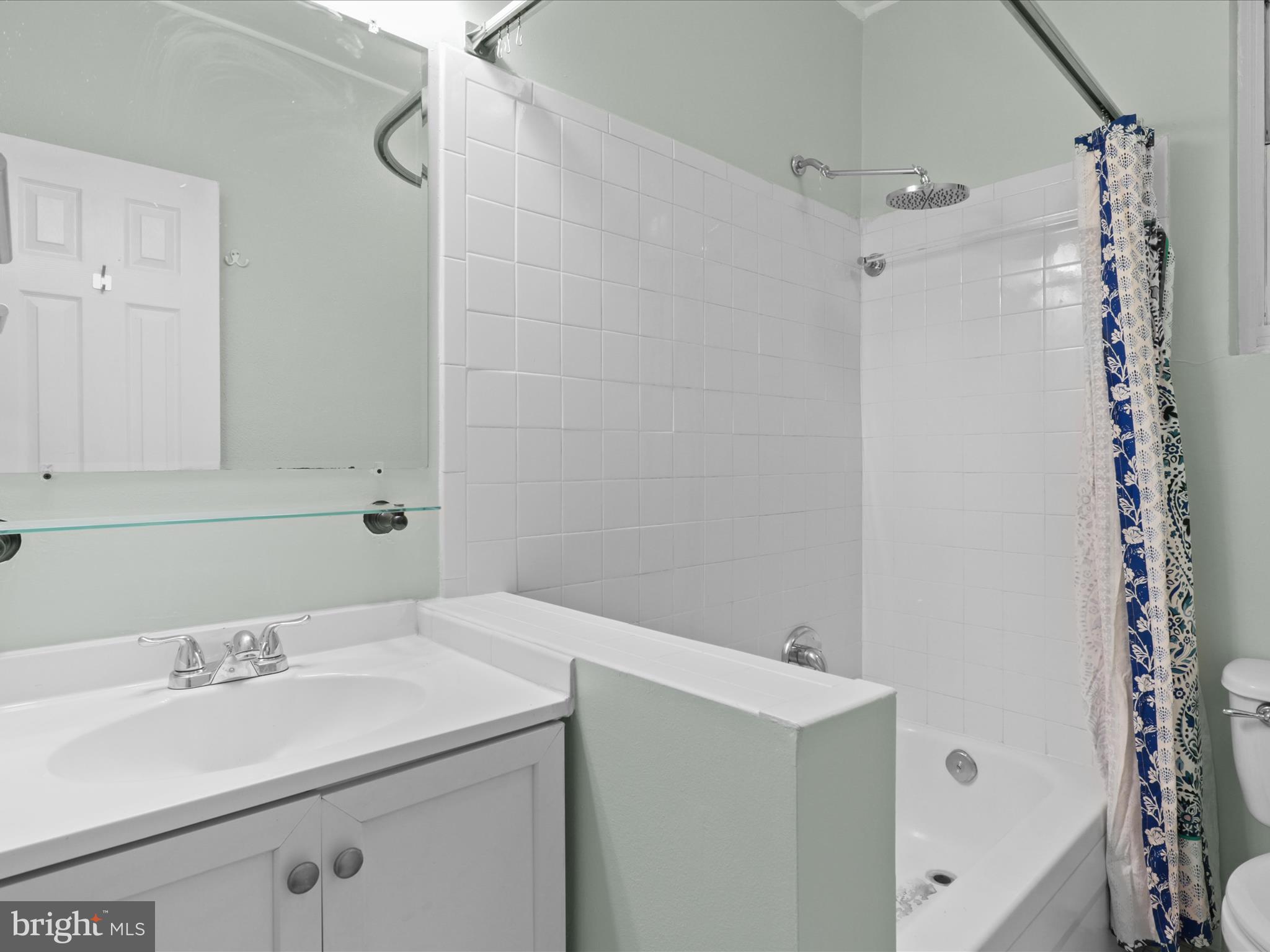 3051 Idaho Avenue Northwest, Unit 101 Washington, DC 20016 - Photo 13 of 30 Bath