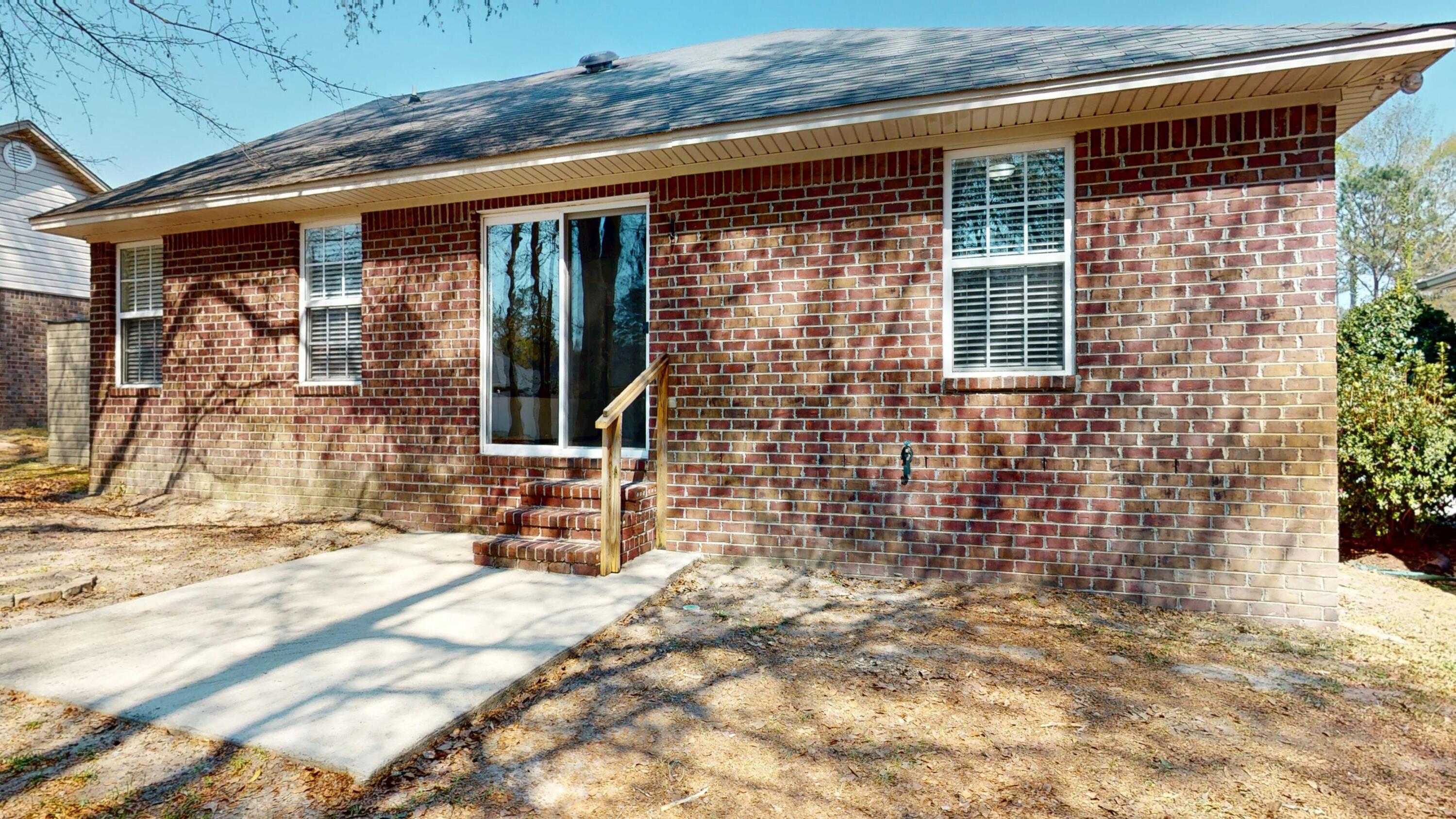 1342 Glastonbury Road Sumter, SC 29154 - Photo 31 of 33