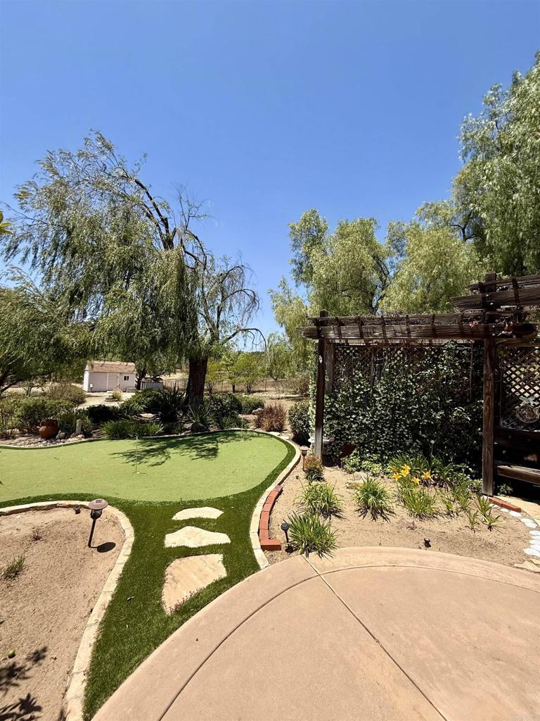 2527 Southern Oak Road Ramona, CA 92065 - Photo 55 of 56 a view of a park with large trees