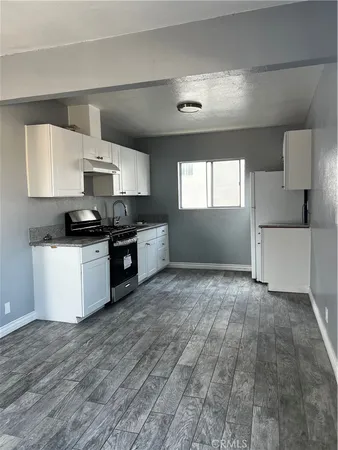 $2,700 | 120 West 73rd Street, Los Angeles, CA 90003