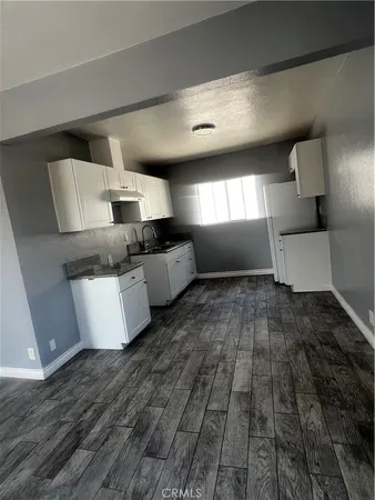 $2,700 | 120 West 73rd Street, Los Angeles, CA 90003