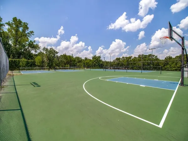 $258,000 | 2164 Tanglewood Boulevard, Unit A208, Pottsboro, TX 75076