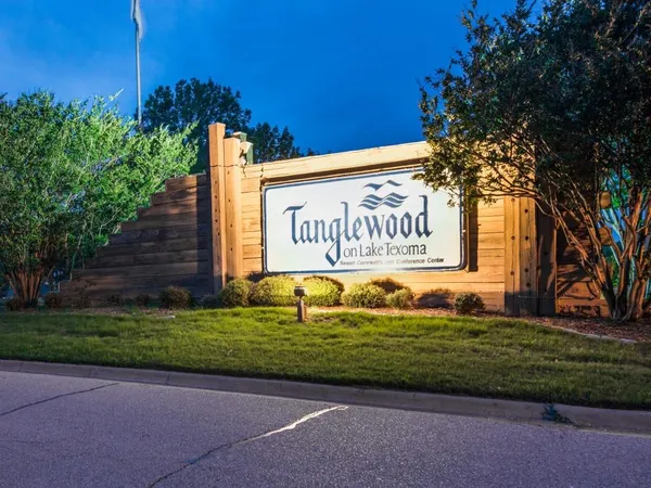 $264,900 | 2164 Tanglewood Boulevard, Unit A208, Pottsboro, TX 75076