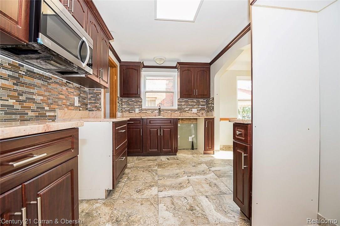 7610 Miller Road Dearborn, MI 48126 - Photo 9 of 28 DSC_7567.jpg
