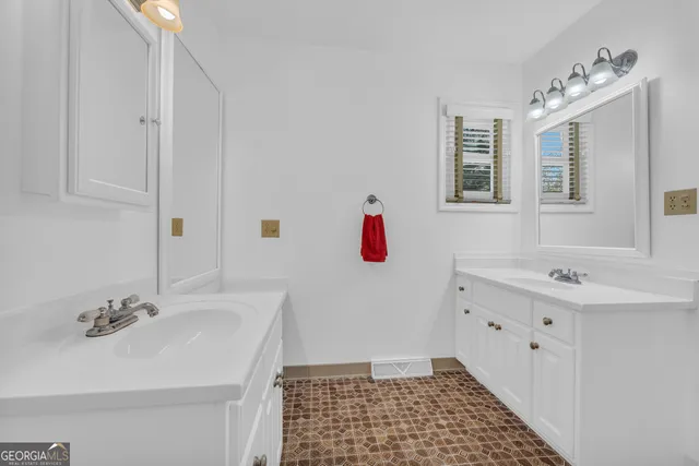 $639,000 | 1244 Elrod Ferry Road, Hartwell, GA 30643