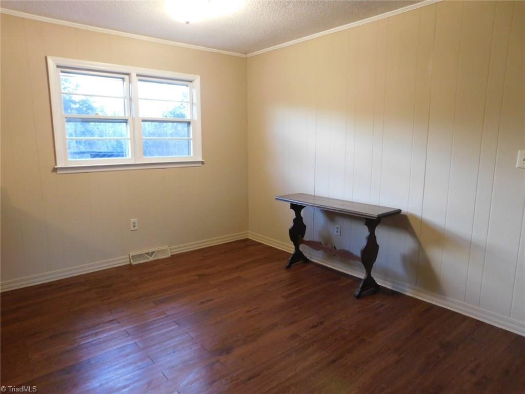 1926 Hill Road Lexington, NC 27292 - Photo 5 of 18 BREAKFAST AREA