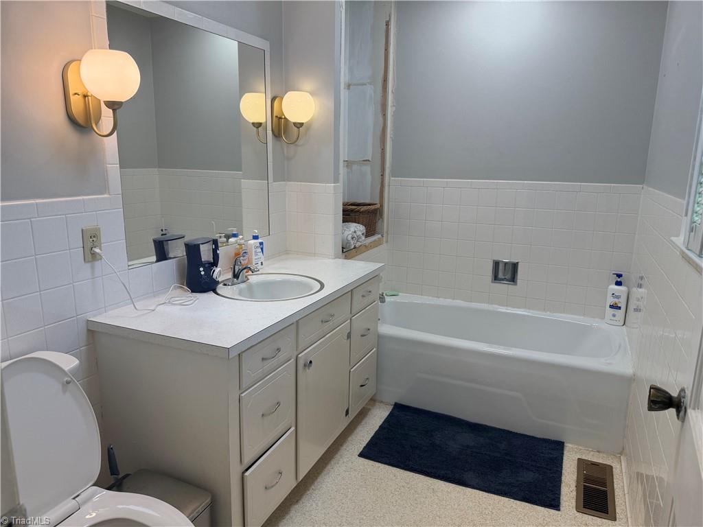 125 James Street Elkin, NC 28621 - Photo 18 of 21 Primary Bath