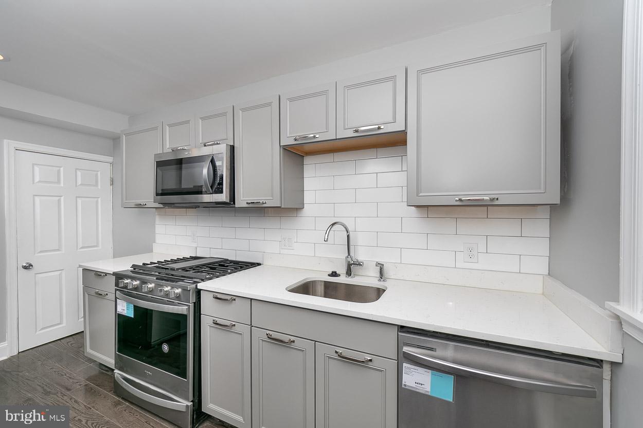 1025 St Dunstans Road Baltimore, MD 21212 - Photo 13 of 29