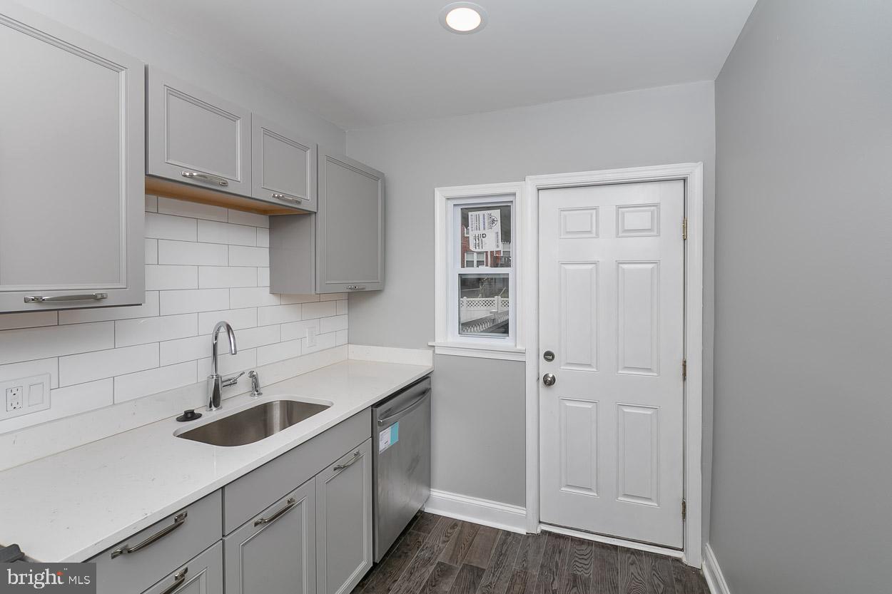 1025 St Dunstans Road Baltimore, MD 21212 - Photo 14 of 29