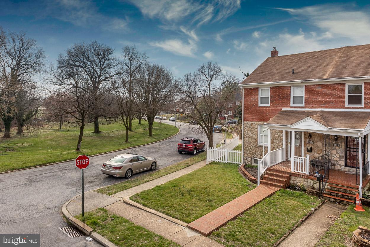 1025 St Dunstans Road Baltimore, MD 21212 - Photo 3 of 29