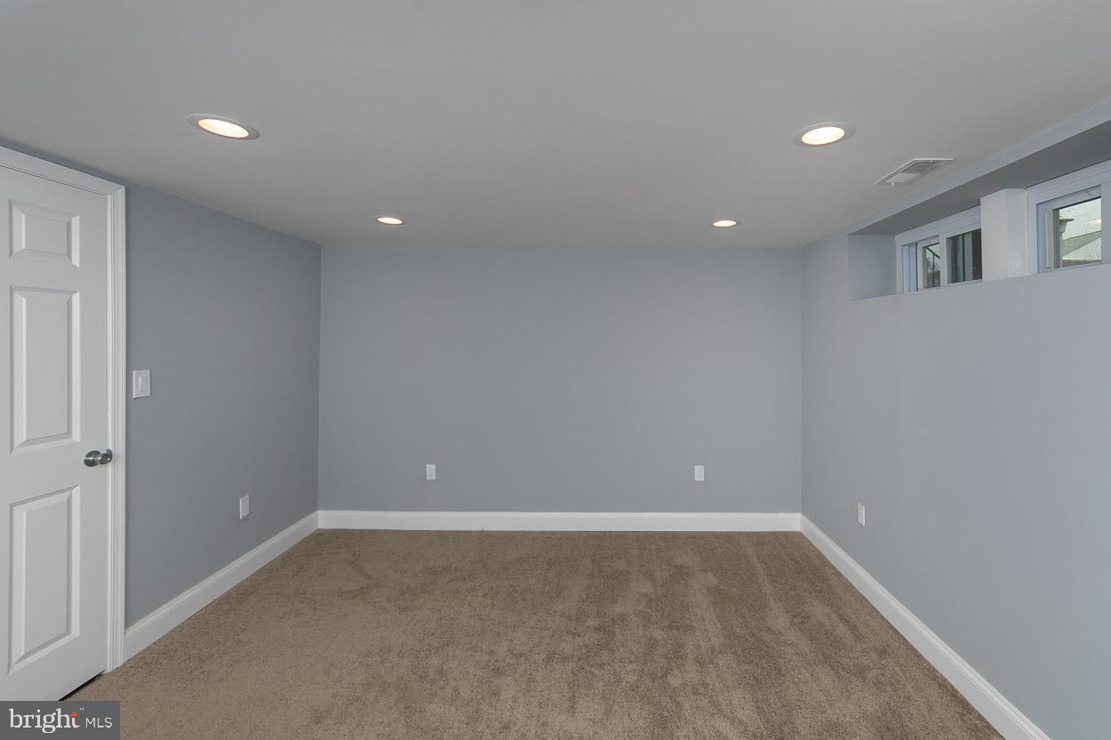 1025 St Dunstans Road Baltimore, MD 21212 - Photo 23 of 29