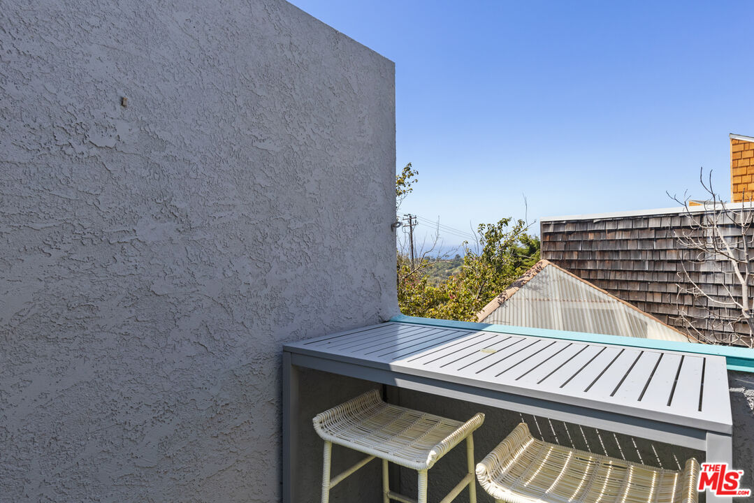 29231 Heathercliff Road, Unit 2 Malibu, CA 90265 - Photo 15 of 26