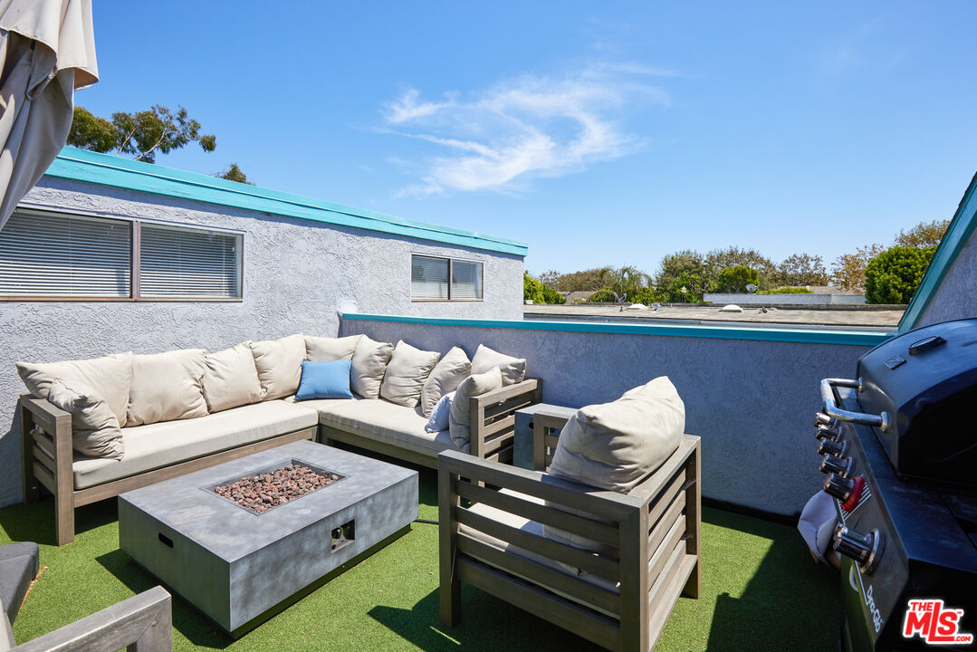 29231 Heathercliff Road, Unit 2 Malibu, CA 90265 - Photo 17 of 26