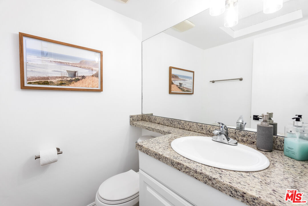 29231 Heathercliff Road, Unit 2 Malibu, CA 90265 - Photo 19 of 26