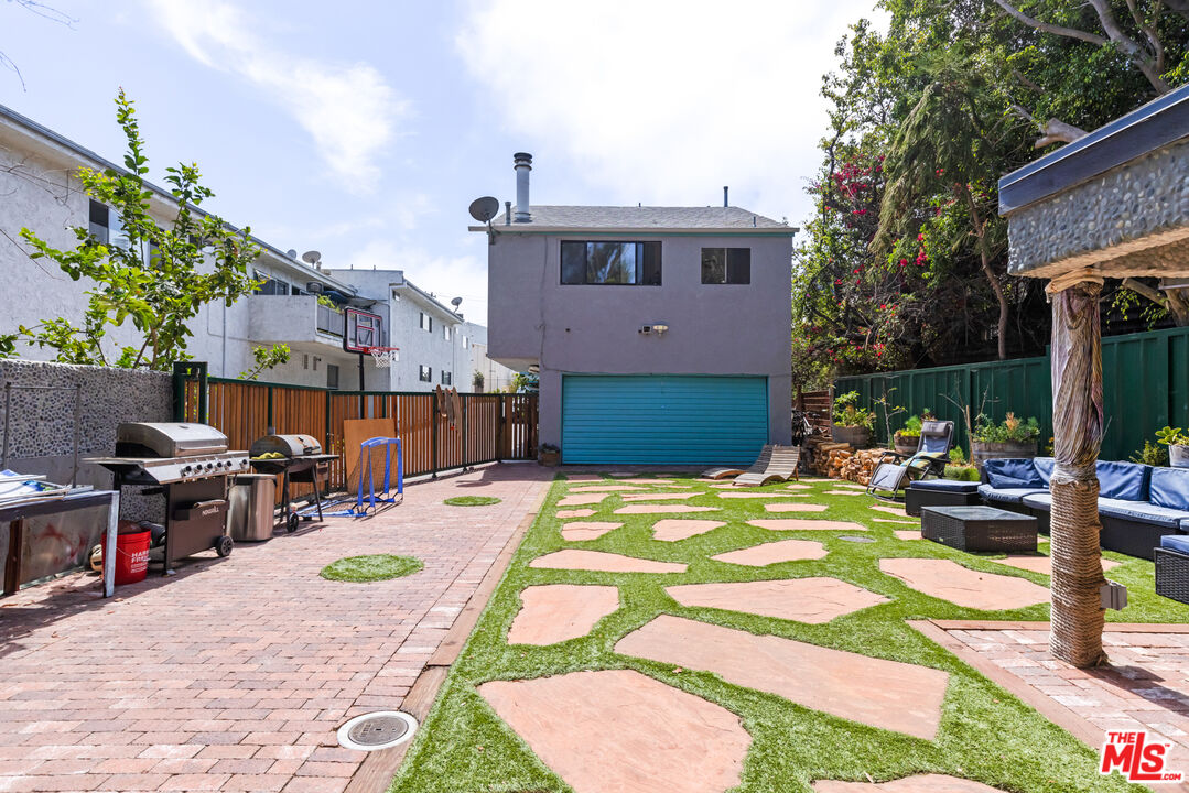 29231 Heathercliff Road, Unit 2 Malibu, CA 90265 - Photo 23 of 26