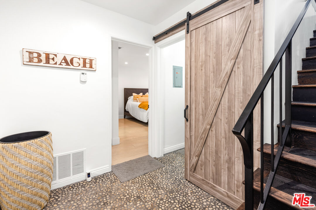 29231 Heathercliff Road, Unit 2 Malibu, CA 90265 - Photo 3 of 26