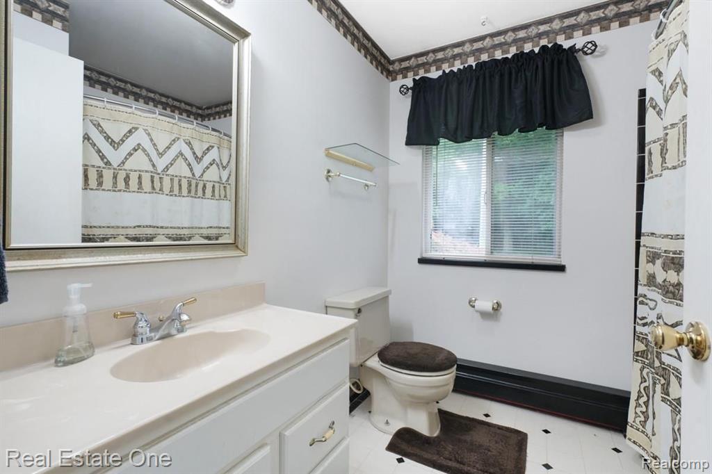 14660 Hoeft Road Belleville, MI 48111 - Photo 21 of 25
