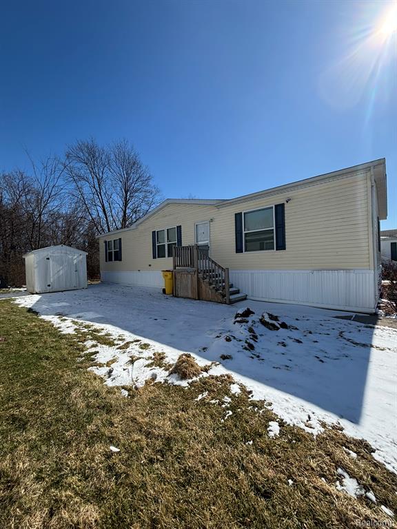 3459 Pine Ridge Burton, MI 48519 - Photo 2 of 25