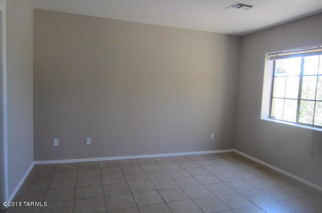 584 Alcanfor Court Rio Rico, AZ 85648 - Photo 12 of 18
