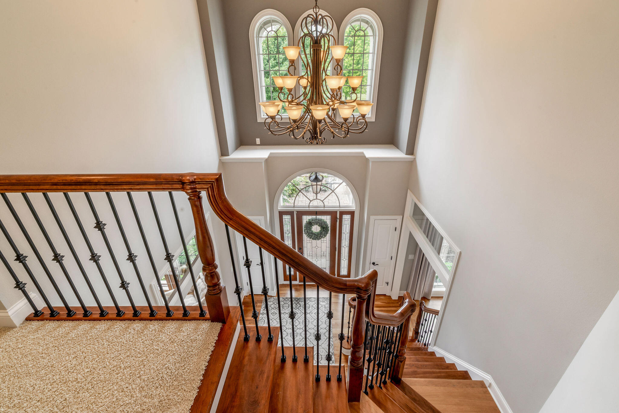 11092 Sutton Ridge Drive Mequon, WI 53097 - Photo 21 of 40 Second Floor Landing