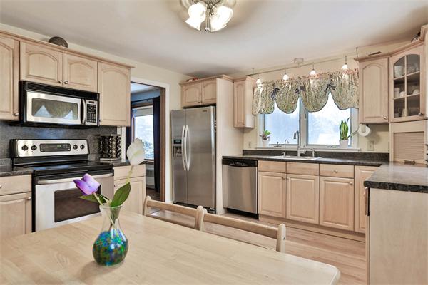 8 Norfolk Road Winchester, MA 01890 - Photo 9 of 25 Gallery Image 9
