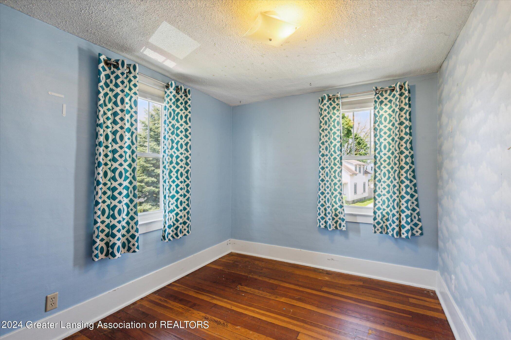 2409 Kensington Road Lansing, MI 48910 - Photo 24 of 35 22-2409-Kensington-Rd-Lansing-MI-48910-W