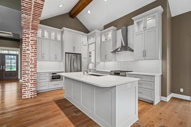 $6,000 | 7438 Village Drive, Prairie Village, KS 66208