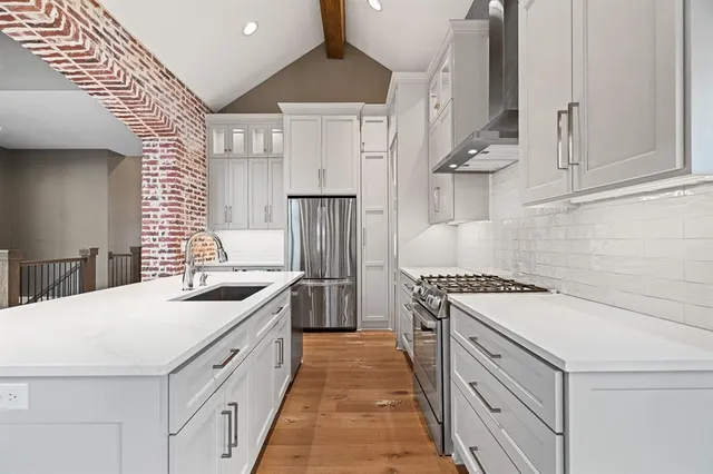 $6,000 | 7438 Village Drive, Prairie Village, KS 66208