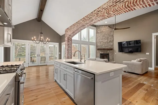 $6,000 | 7438 Village Drive, Prairie Village, KS 66208