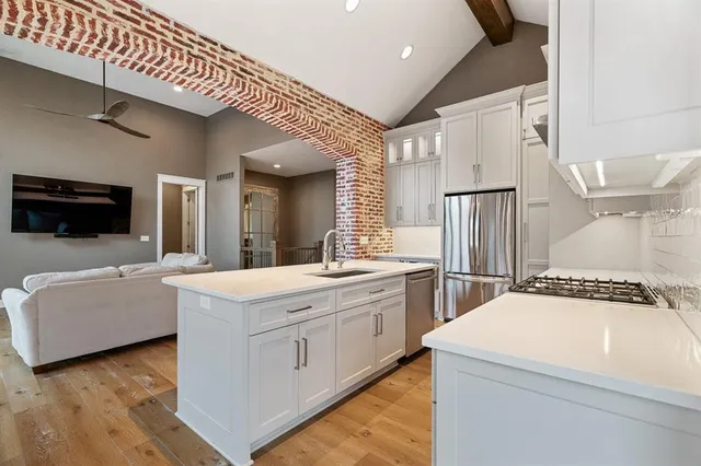 $6,000 | 7438 Village Drive, Prairie Village, KS 66208