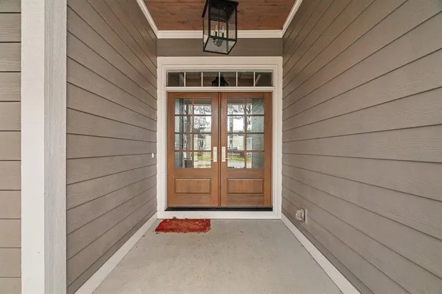 $6,000 | 7438 Village Drive, Prairie Village, KS 66208