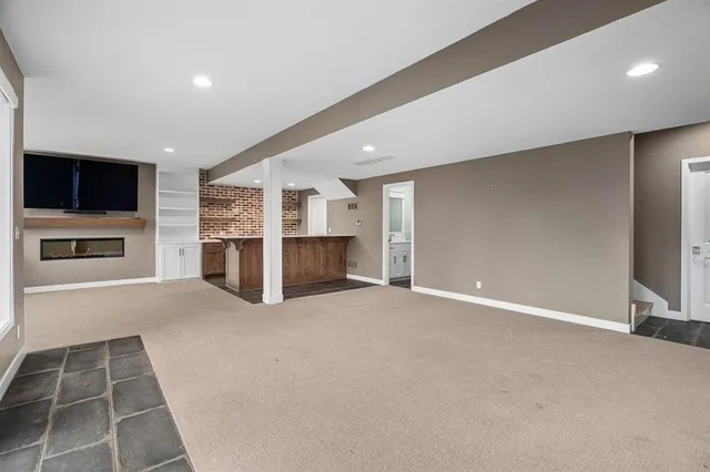 $6,000 | 7438 Village Drive, Prairie Village, KS 66208