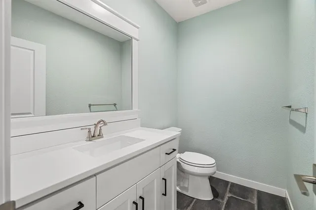 $6,000 | 7438 Village Drive, Prairie Village, KS 66208