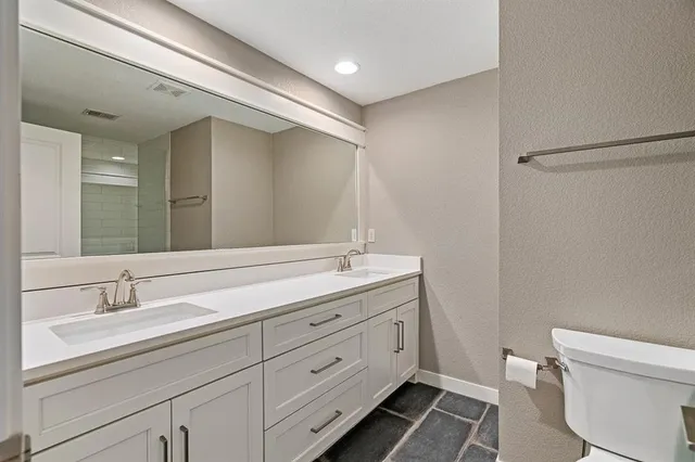 $6,000 | 7438 Village Drive, Prairie Village, KS 66208