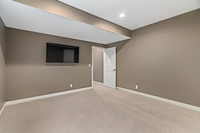 $6,000 | 7438 Village Drive, Prairie Village, KS 66208