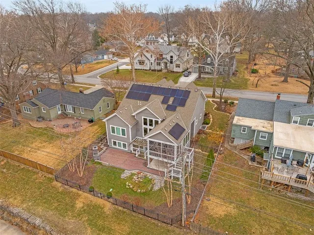 $6,000 | 7438 Village Drive, Prairie Village, KS 66208