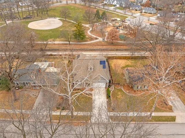 $6,000 | 7438 Village Drive, Prairie Village, KS 66208