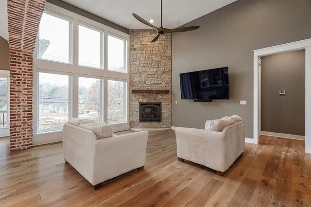 $6,000 | 7438 Village Drive, Prairie Village, KS 66208