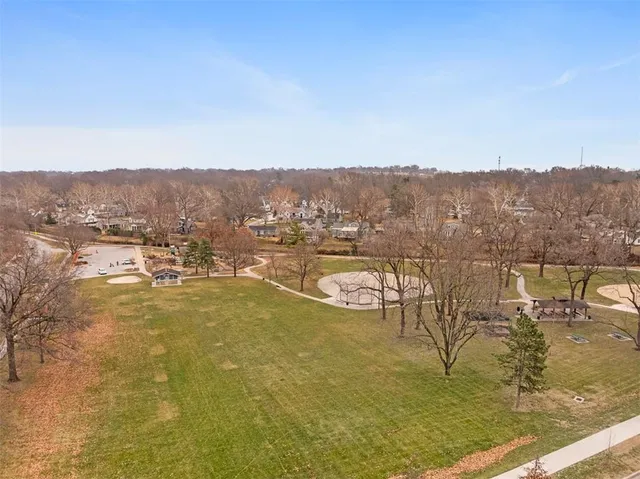 $6,000 | 7438 Village Drive, Prairie Village, KS 66208