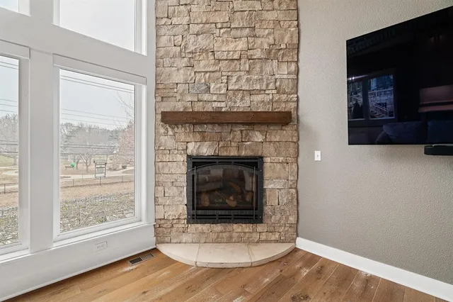 $6,000 | 7438 Village Drive, Prairie Village, KS 66208