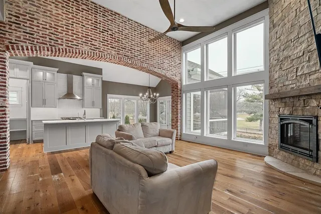 $6,000 | 7438 Village Drive, Prairie Village, KS 66208