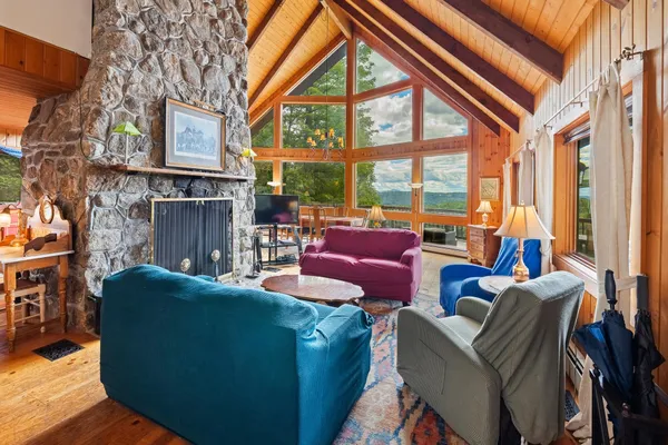 $895,000 | 132 Loveland Hill Road, Hartford, VT 05001