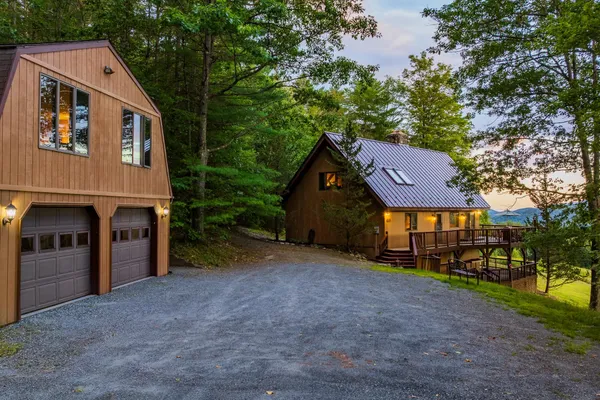 $895,000 | 132 Loveland Hill Road, Hartford, VT 05001