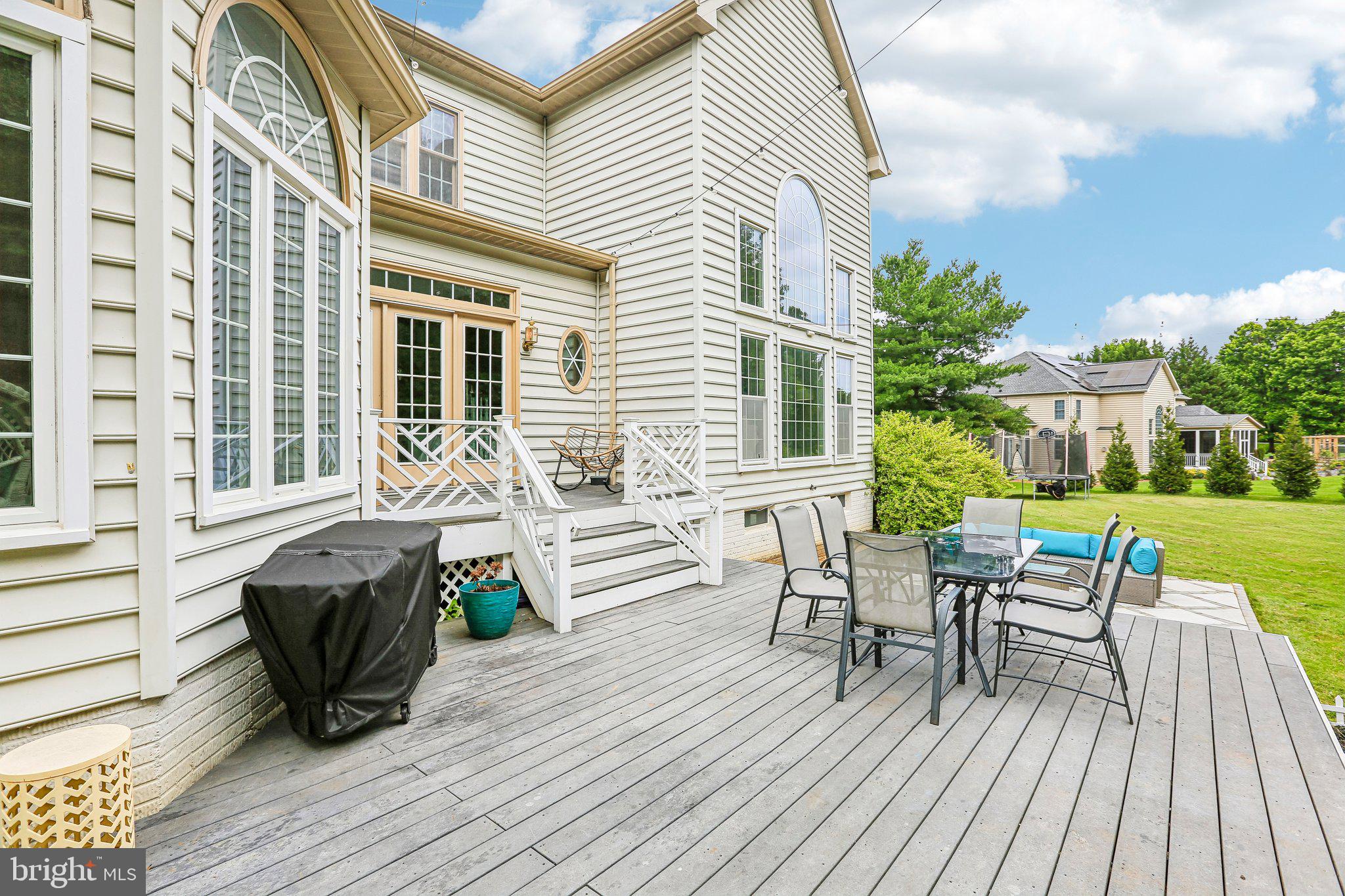 9308 Harrisons Farm Way Gaithersburg, MD 20882 - Photo 65 of 92 Two level deck