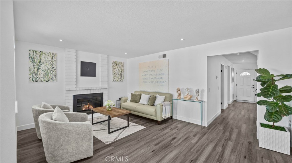 1385 Cresta Road Corona, CA 92879 - Photo 4 of 25