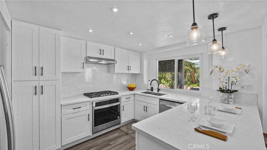 1385 Cresta Road Corona, CA 92879 - Photo 7 of 25